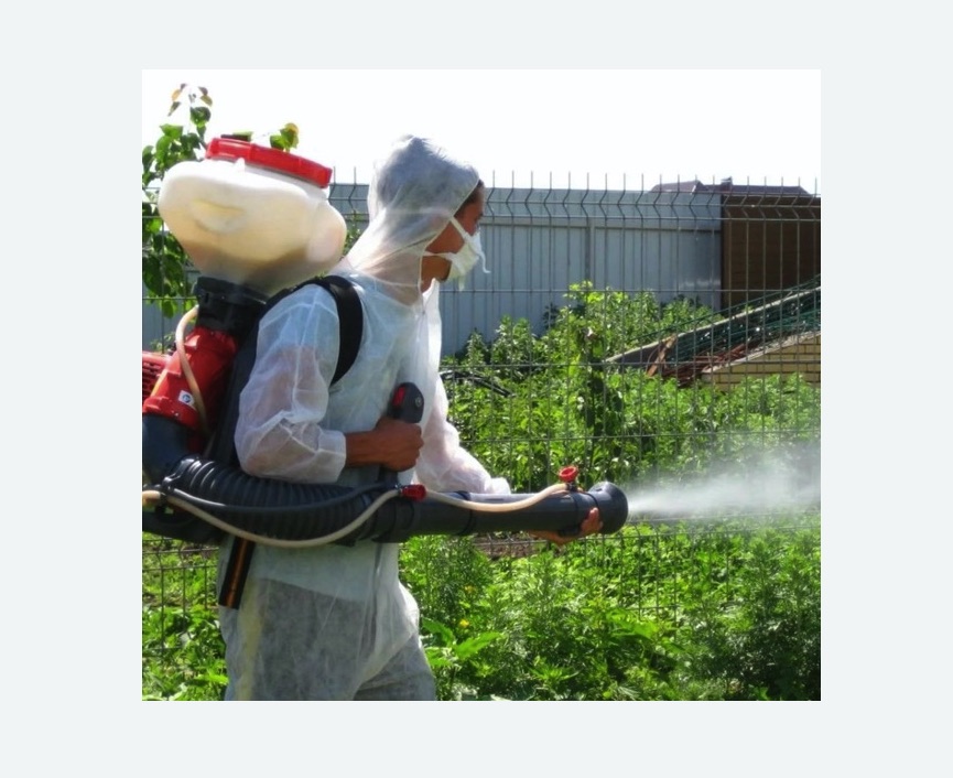 Акарицидная обработка территории в Дзержинском